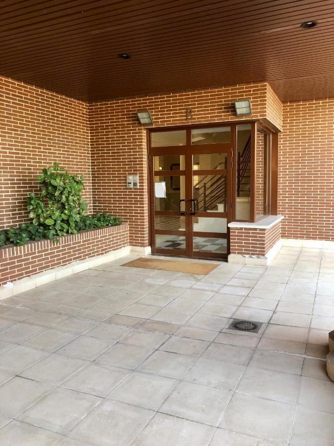 Wanda Ifema Con Parking Y Piscina Apartament Madrid